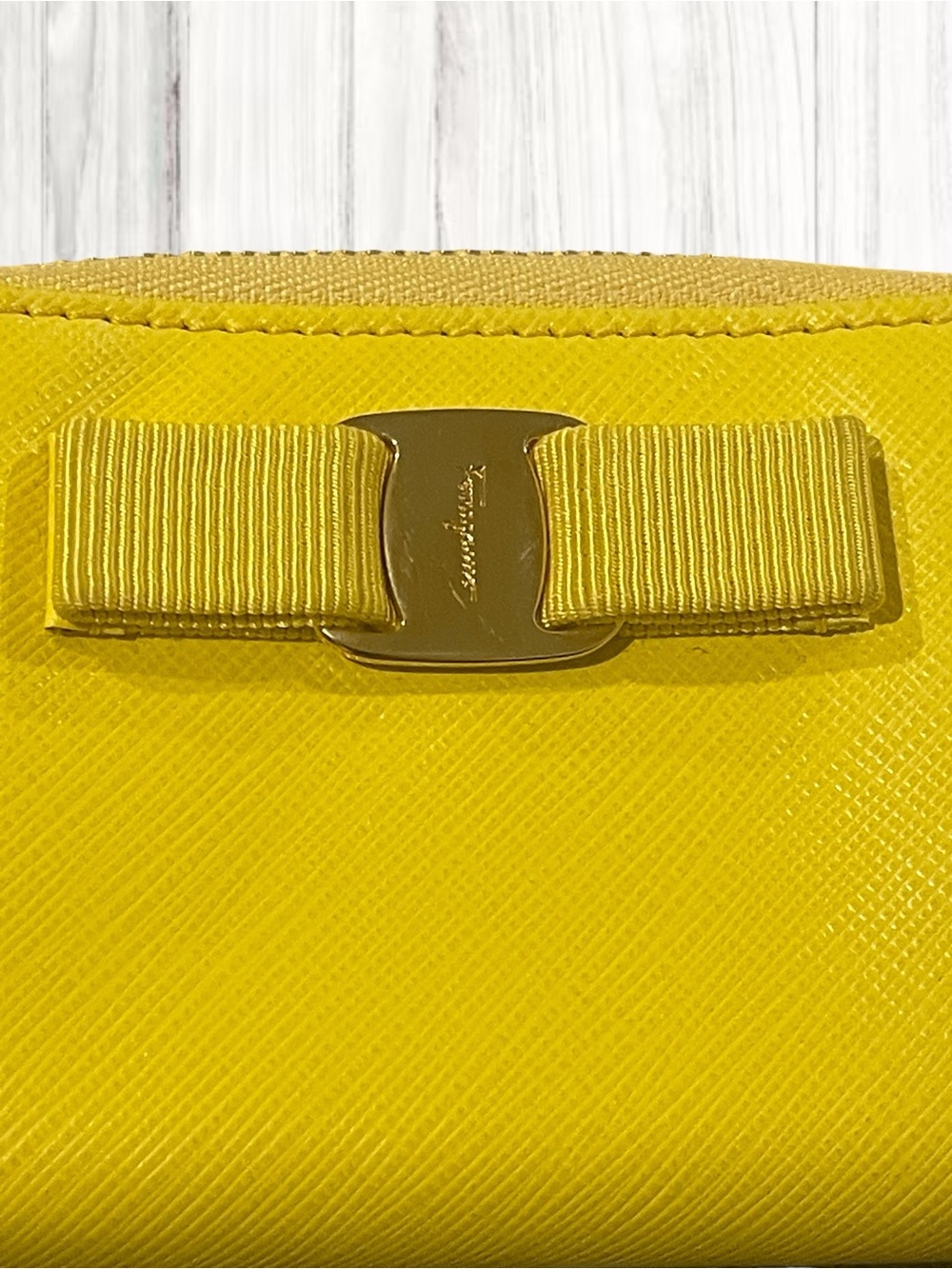 Salvatore Ferragamo Vara Bow Card/Coin Purse - Picture 4 of 11